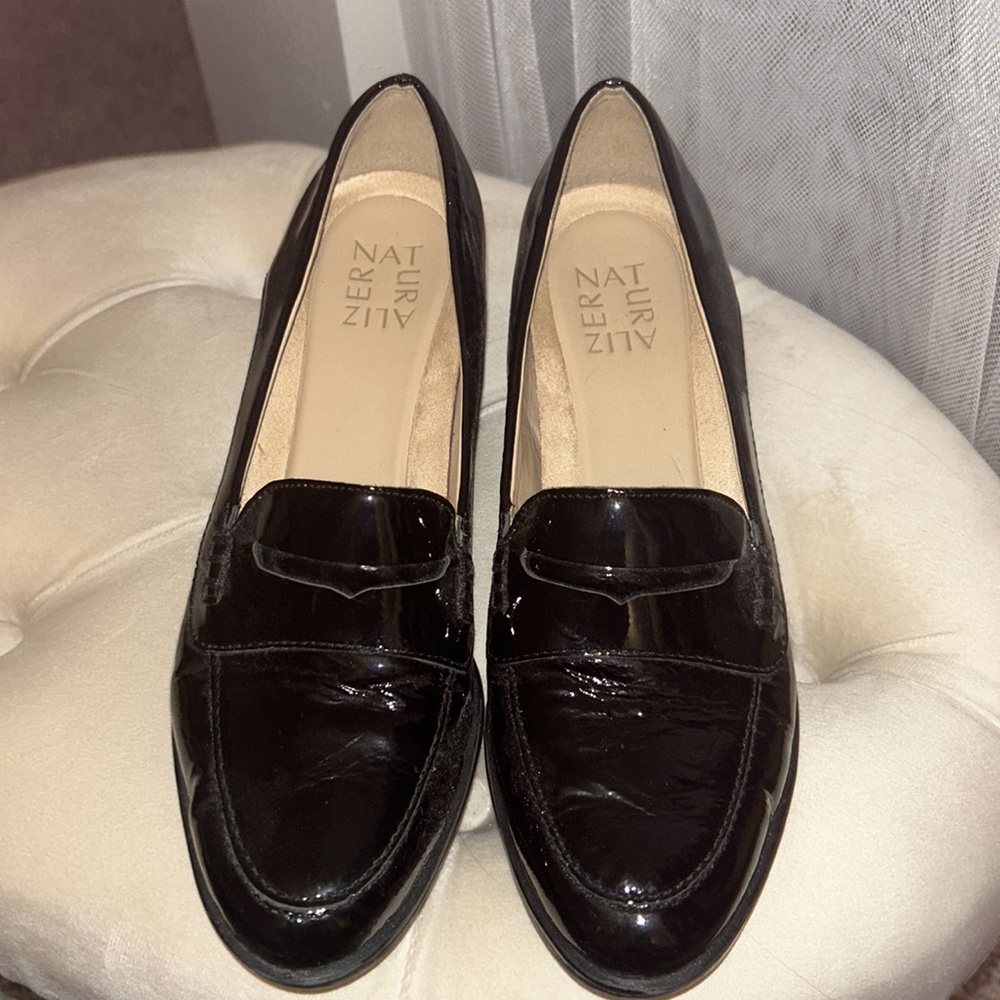 Naturalizer Loafer - Picture 2 of 3